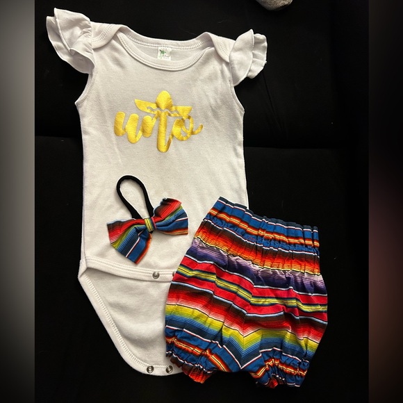 Babies First Fiesta Bundle - Picture 1 of 7